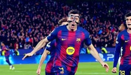 RAC1：巴萨将向莱万提供一份低薪合同，头号目标是阿尔瓦雷斯